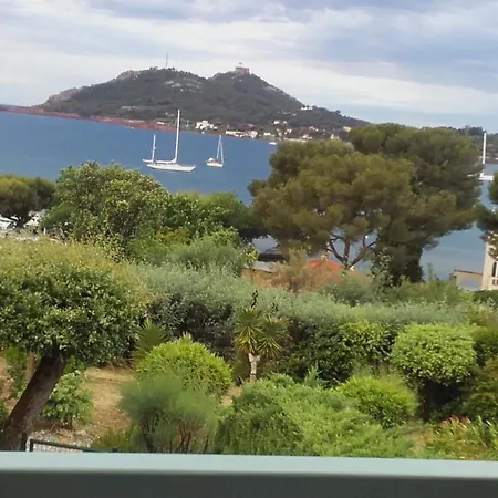 Vue Piscines Parking Les Coraux Agay Saint-Raphael (Var)