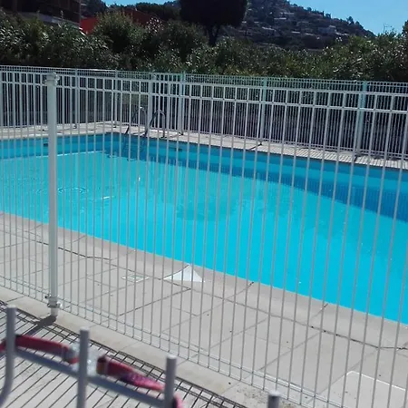 Vue Piscines Parking Les Coraux Agay Apartment Saint-Raphael (Var)